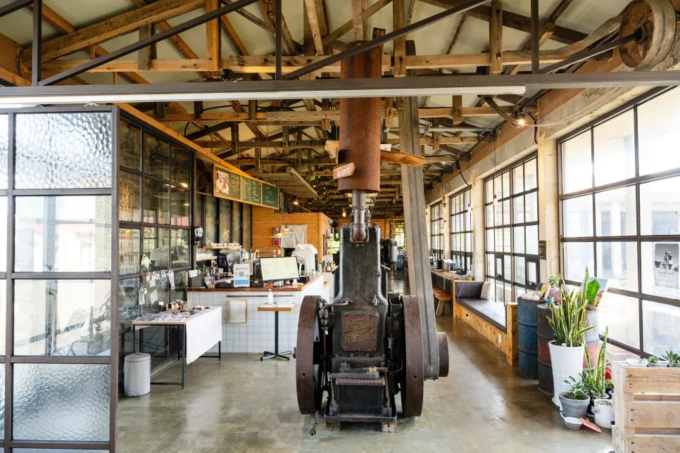 %EA%B0%90%EC%A0%80%EC%B9%B4%ED%8E%98_(1).jpg?type=w966