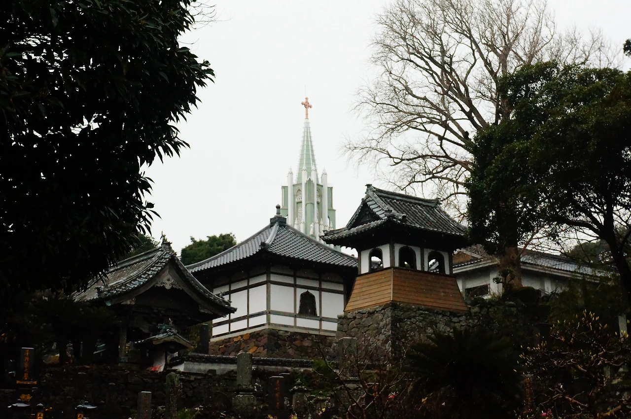 사원과 교회가 보이는 풍경 (2).JPG