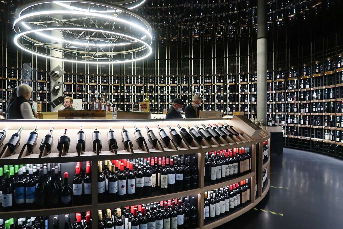 %EC%8B%9C_%ED%85%8C_%EB%92%A4_%EB%B1%85.jpg?type=w1200