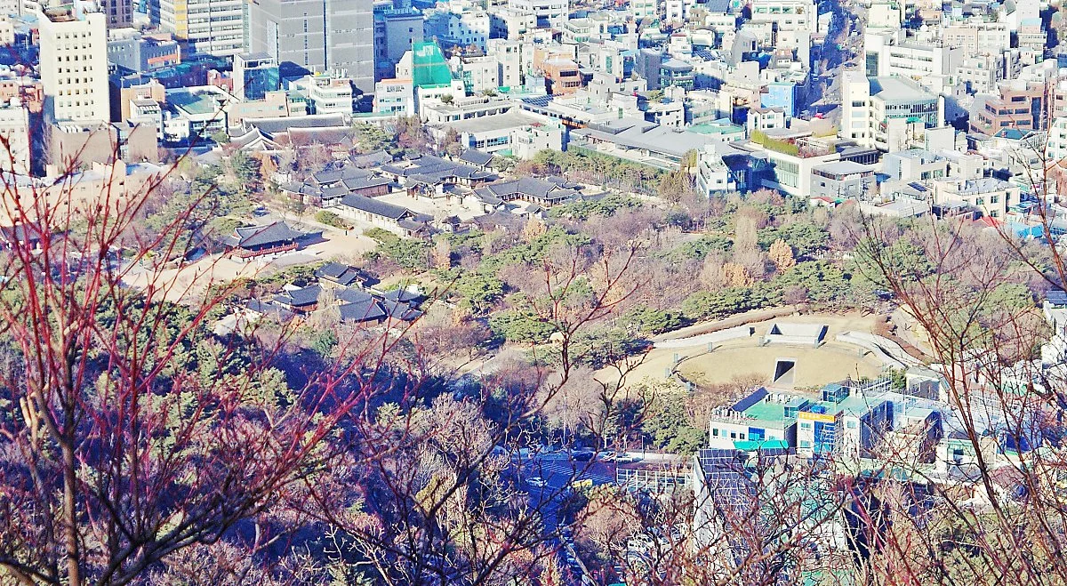 %EB%82%A8%EC%82%B0_%EB%B6%81%EC%B8%A1_%EC%A0%84%EB%A7%9D%EB%8C%80%EC%97%90%EC%84%9C_%EB%B3%B8_%ED%92%8D%EA%B2%BD._%EB%82%A8%EC%82%B0%EA%B3%A8%ED%95%9C%EC%98%A5%EB%A7%88%EC%9D%84%EC%9D%B4_%ED%95%9C_%EB%88%88%EC%97%90_%EB%B3%B4%EC%9D%B8%EB%8B%A4..JPG?type=w1200