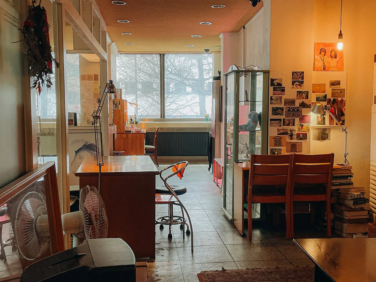 %EC%98%81%EC%9B%90%EC%95%84%EC%B9%B4%EC%9D%B4%EB%B8%8C_%EB%A0%88%ED%8A%B8%EB%A1%9C_%EB%AC%B4%EB%93%9C%EC%9D%98_%EC%B9%B4%ED%8E%98_%EB%82%B4%EB%B6%80_%EB%AA%A8%EC%8A%B5.jpg?type=w1200