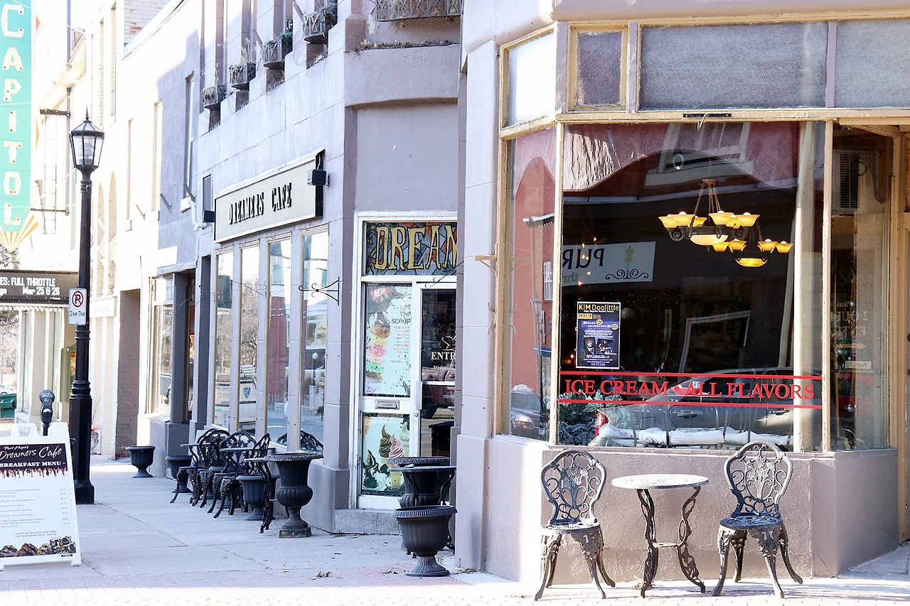 21-Port Hope-Dreamers' cafe-1.JPG