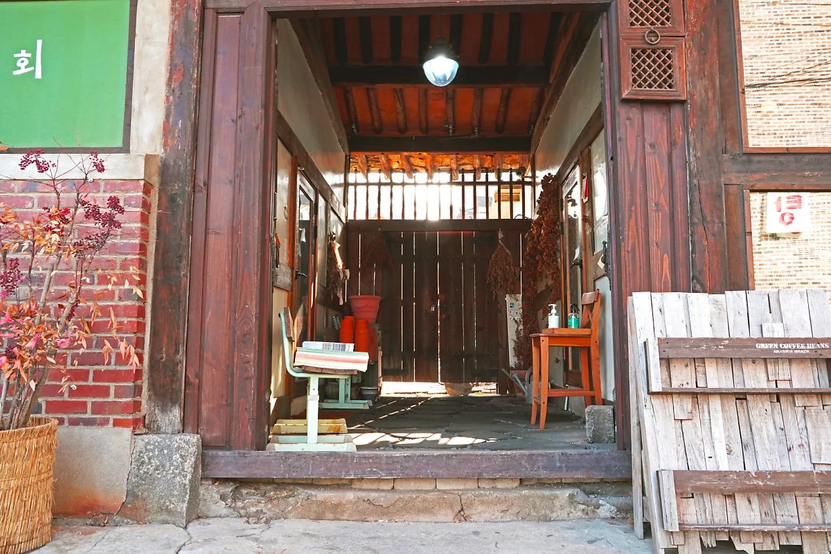 %EC%86%8C%EA%B8%88%EB%B9%9B%EC%84%9C%EC%A0%90_%283%29.jpg?type=w1200