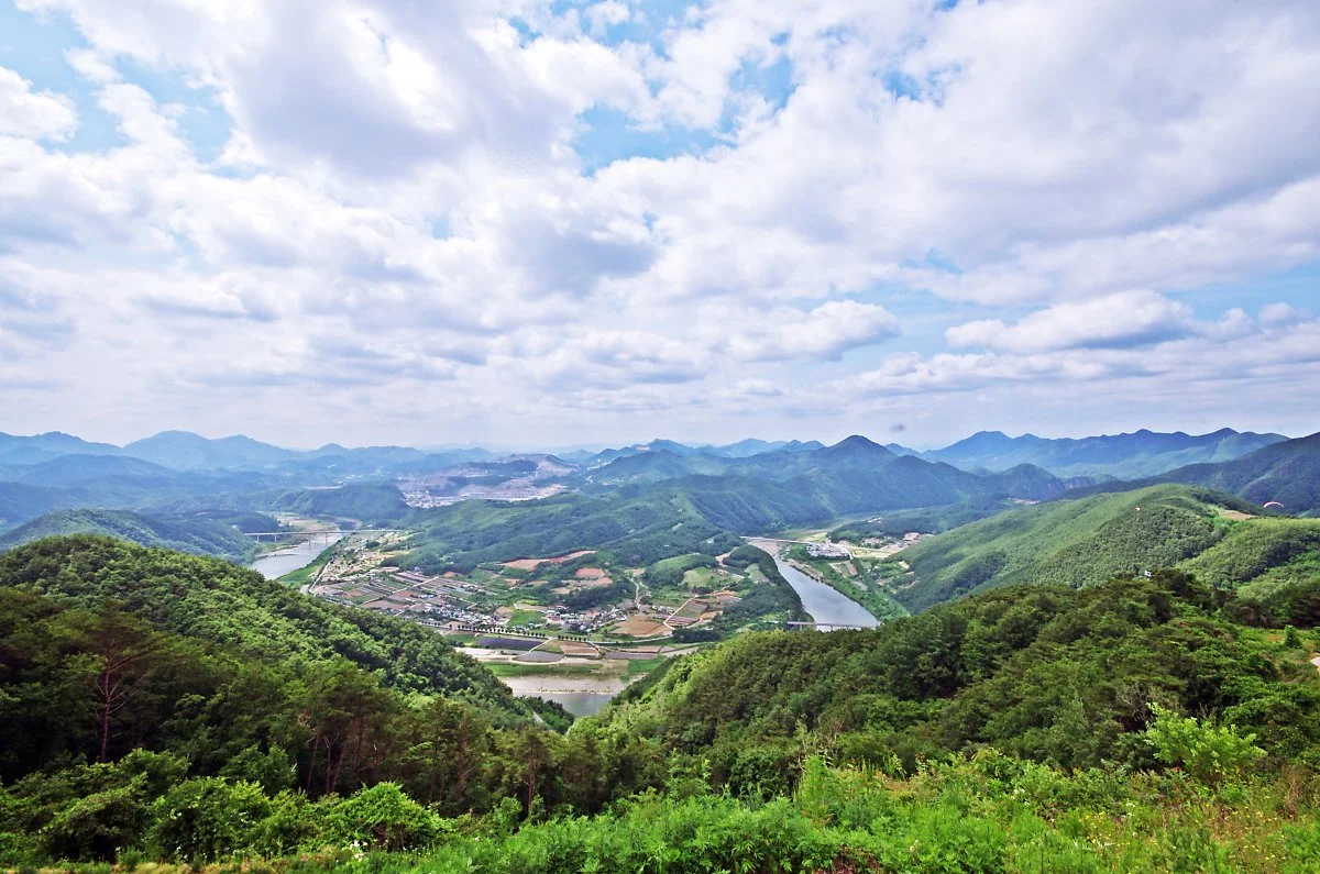 %EB%91%90%EC%82%B0%ED%99%9C%EA%B3%B5%EC%9E%A5%28%EC%A0%84%EB%A7%9D%EB%8C%80%29%EC%97%90%EC%84%9C_%EB%B3%B8_%ED%92%8D%EA%B2%BD.JPG?type=w1200