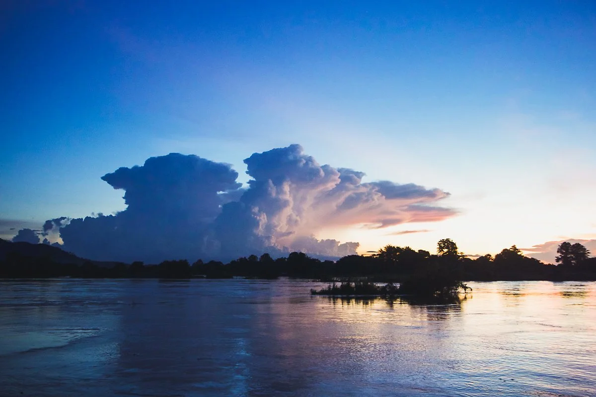 %EC%8B%9C%ED%8C%90%EB%8F%88%EC%9D%98_%EC%A0%80%EB%85%81.jpg?type=w1200