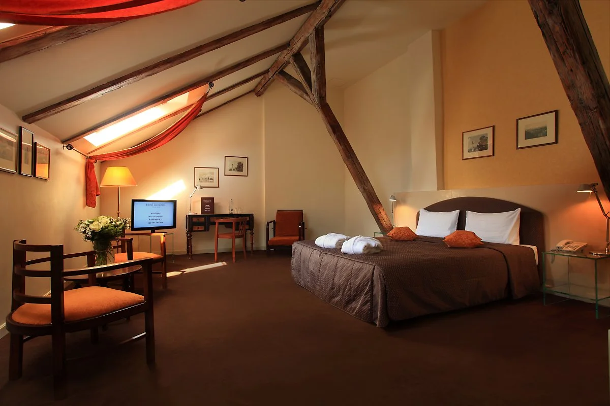 %ED%98%B8%ED%85%94_%EB%A0%88%EC%98%A4%EB%82%98%EB%A5%B4%EB%8F%84_%ED%94%84%EB%9D%BC%ED%95%98_Junior_Suite_%28HR%29.JPG?type=w1200