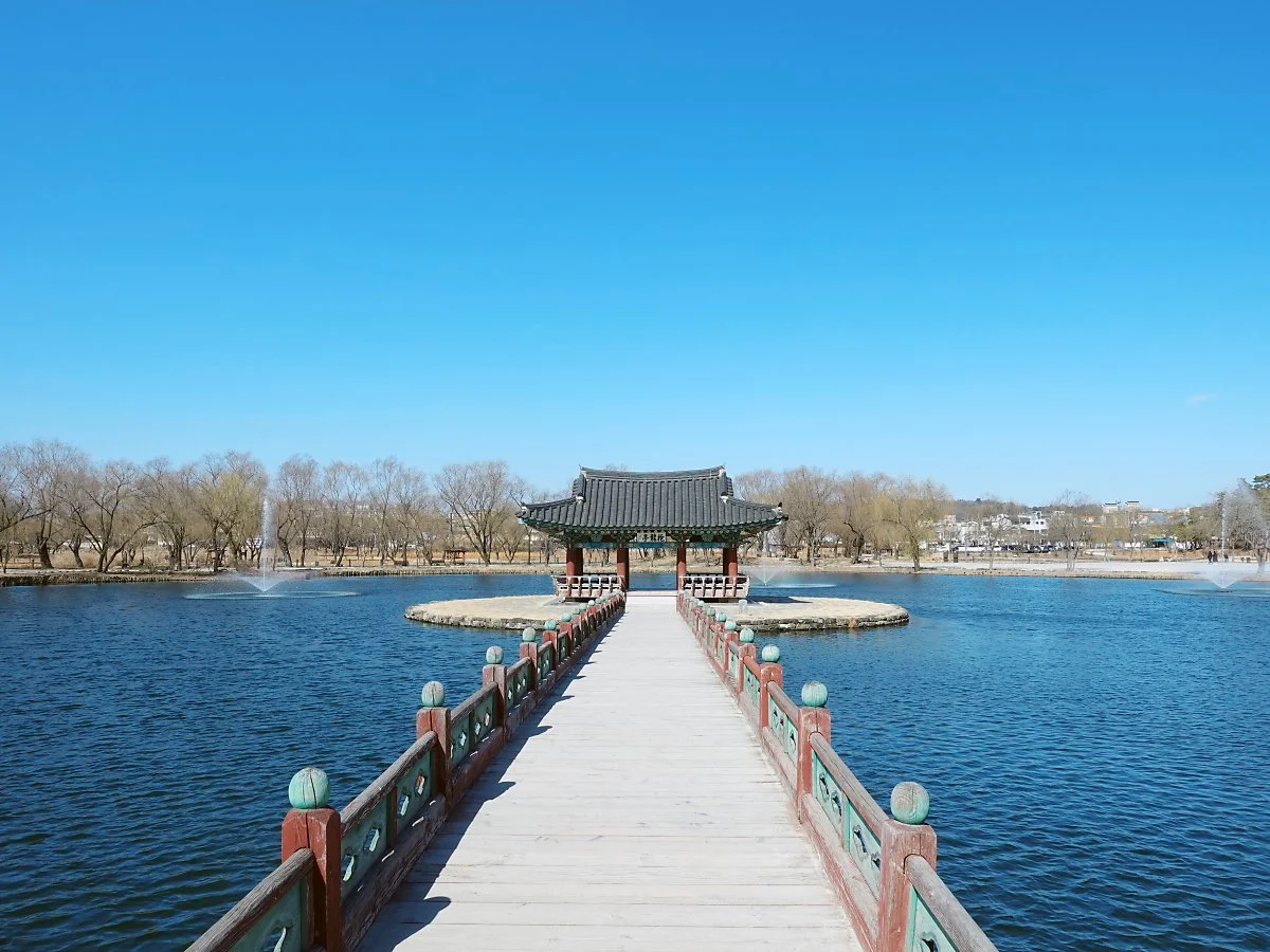 1_%EA%B6%81%EB%82%A8%EC%A7%80_%ED%8F%AC%EB%A3%A1%EC%A0%95.jpg?type=w1200