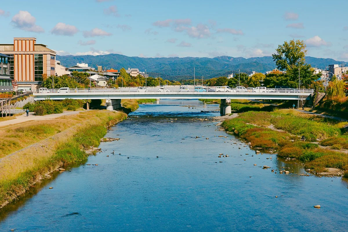 %EA%B5%90%ED%86%A0_%EC%B9%B4%EB%AA%A8%EA%B0%80%EC%99%80.jpg?type=w1200