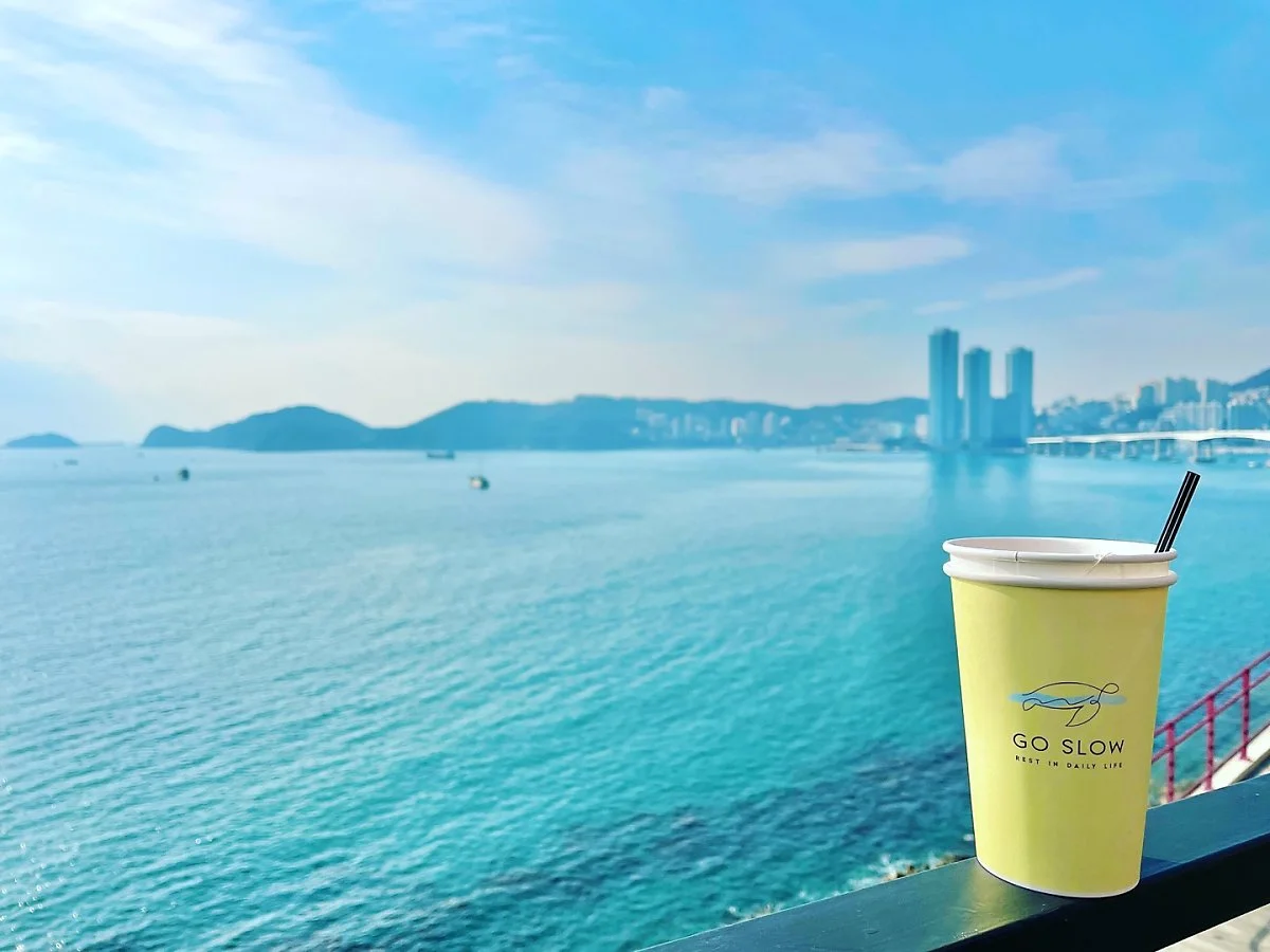 02._%ED%9D%B0%EC%97%AC%EC%9A%B8%EB%AC%B8%ED%99%94%EB%A7%88%EC%9D%84-%EC%B9%B4%ED%8E%98_%ED%94%BC%EB%9D%BC.jpg?type=w1200