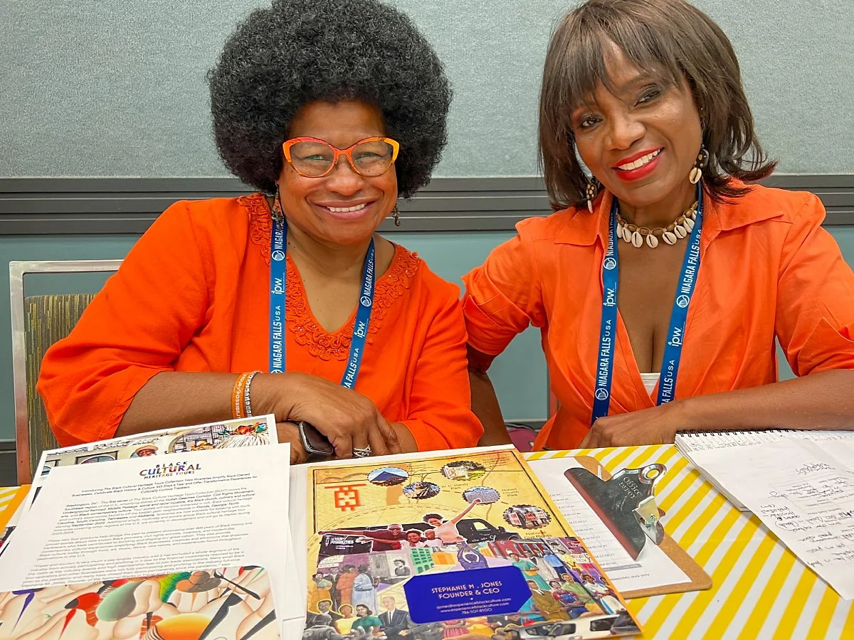 %ED%9D%91%EC%9D%B8_%EB%AC%B8%ED%99%94%EC%9C%A0%EC%82%B0_%ED%88%AC%EC%96%B4%EB%A5%BC_%EC%86%8C%EA%B0%9C%ED%95%9C_%EC%BA%90%EB%A1%A4%EB%A6%B0%EA%B3%BC_%EB%B9%84%ED%82%A4_.jpg?type=w1200