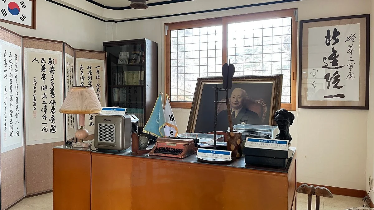 %EC%9D%B4%EC%8A%B9%EB%A7%8C%EB%B3%84%EC%9E%A5_%EC%A0%95%EC%9D%80%EC%A3%BC_%282%29.jpg?type=w1200