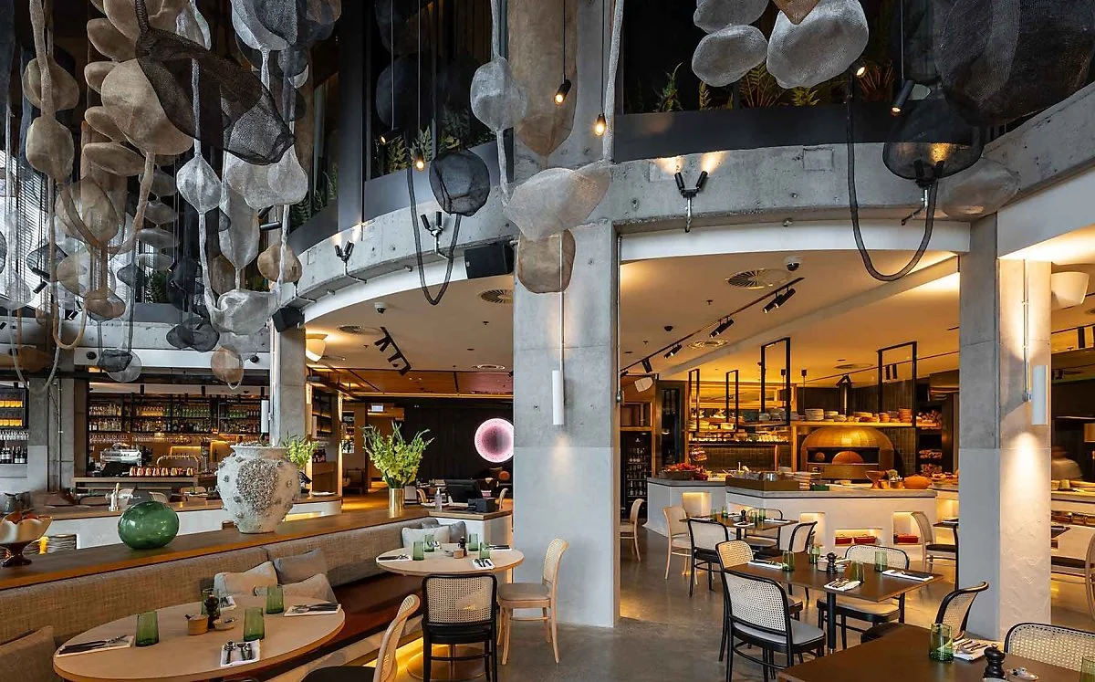 QT_%EC%98%A4%ED%81%B4%EB%9E%9C%EB%93%9C_%ED%98%B8%ED%85%94.jpg?type=w1200