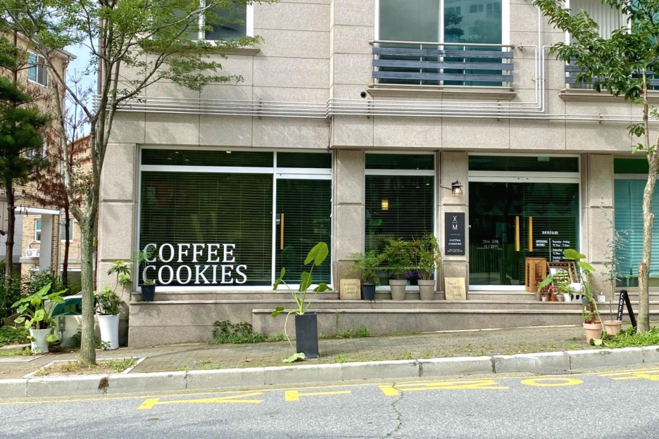 %EC%A7%80%EB%8B%88%EC%97%84_01.png?type=w1