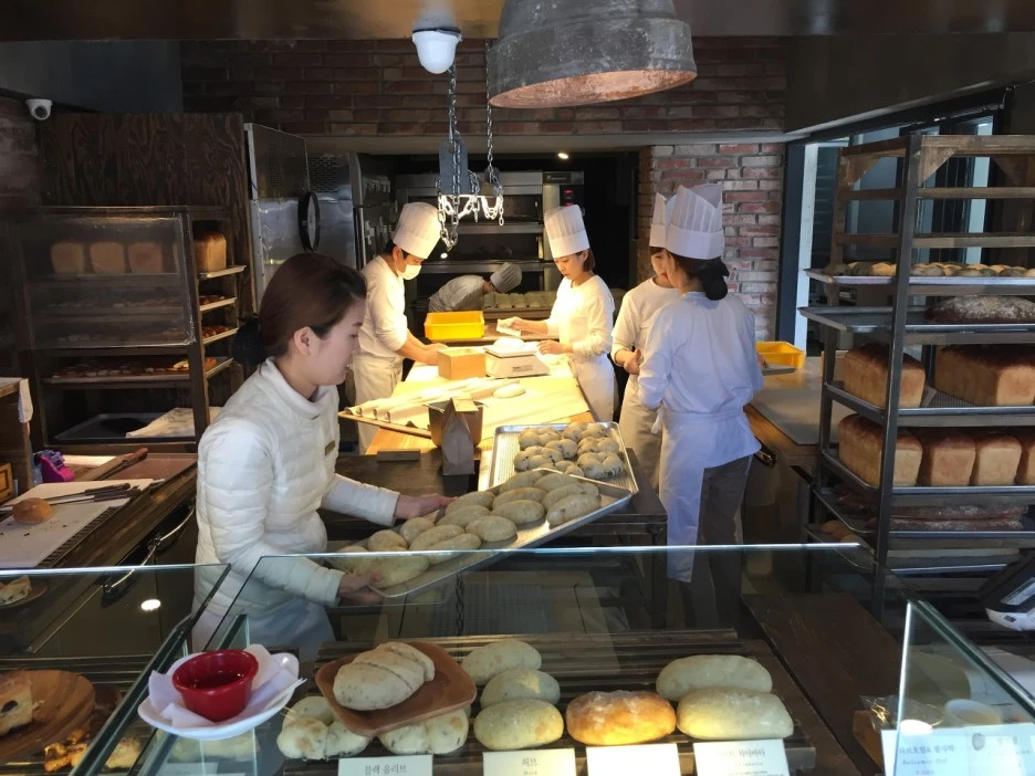 %ED%8F%B4%EC%95%A4%ED%8F%B4%EB%A6%AC%EB%82%98_04.jpeg?type=w1