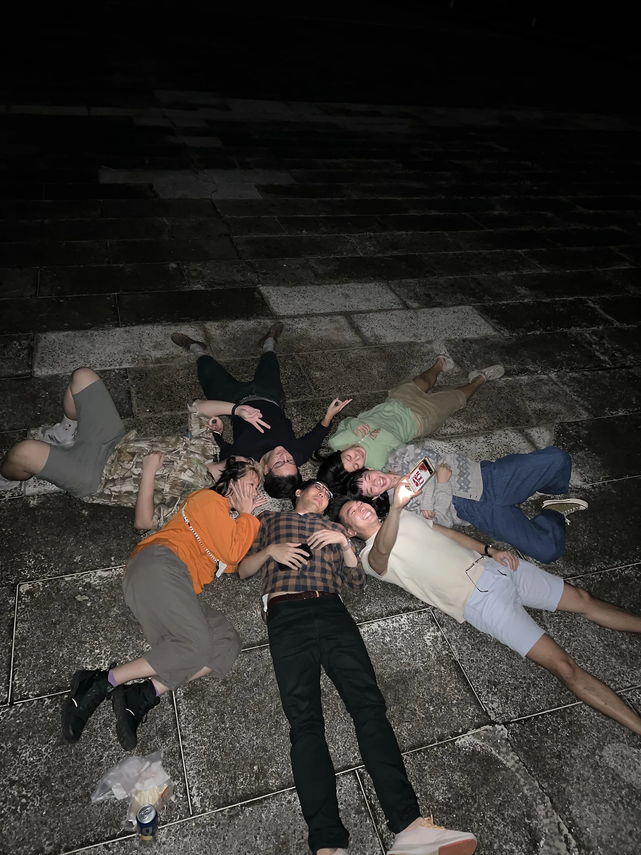 7_외국 친구들과 함께(타이베이).jpeg