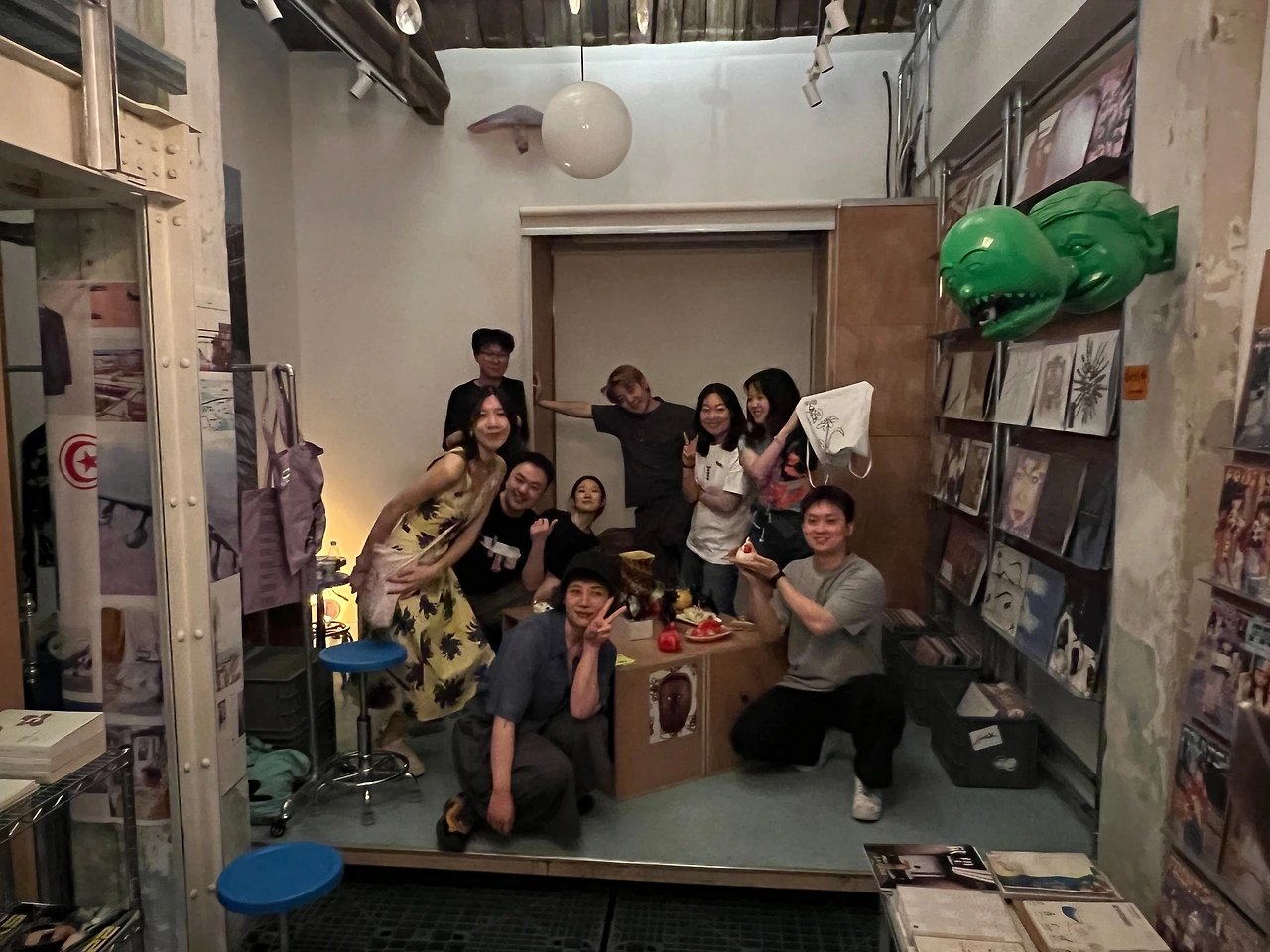 7_외국 친구들과 함께(베이징).JPG