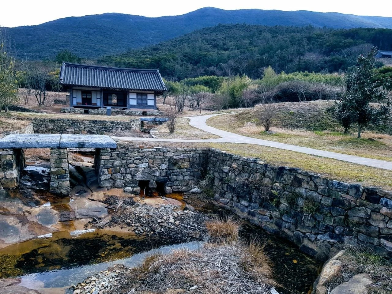 dd9Ud017svckr2avse7kvpj_irotc0.jpg?type=e1920_std