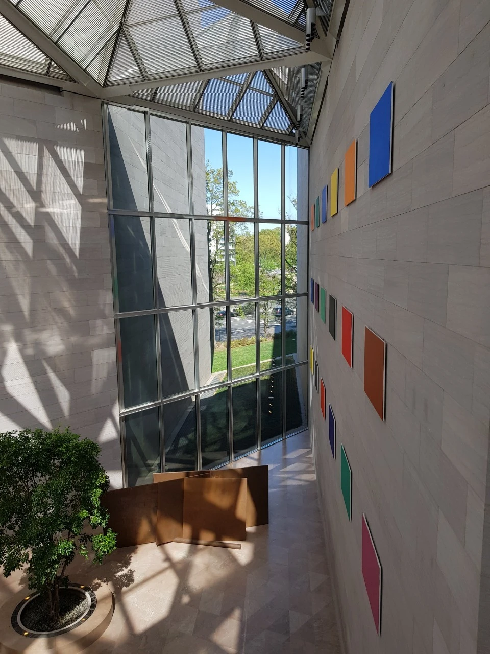 b_4e7Ud018svc18tfl0j42dnbb_bnmutt.jpg?type=e1920_std