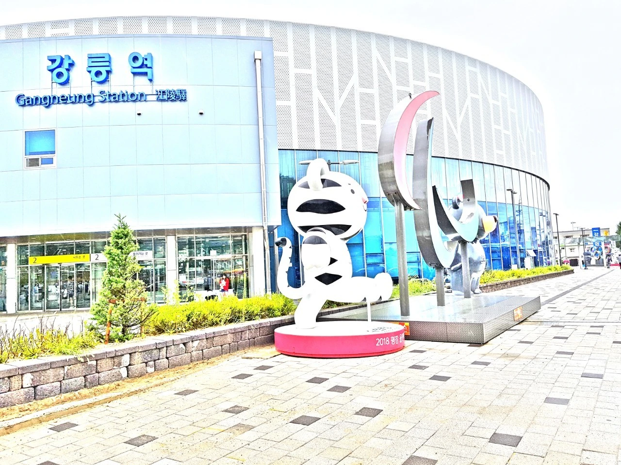 3_6jfUd018svc1v0qm31nca4bn_bnmutt.jpg?type=e1920_std