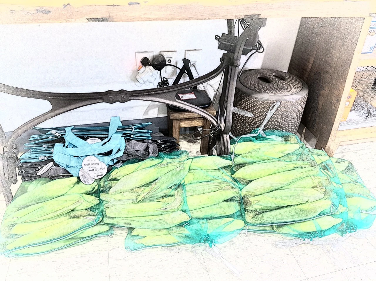 2_gjfUd018svc1ix73ii0w1ctw_bnmutt.jpg?type=e1920_std