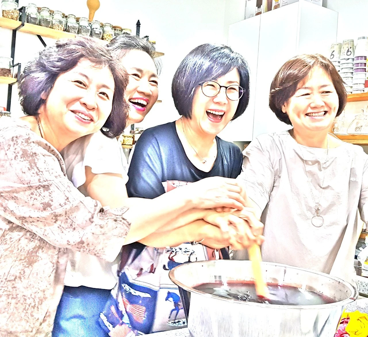 0_0f7Ud018svcn3d7r496jw1a_bnmutt.jpg?type=e1920_std