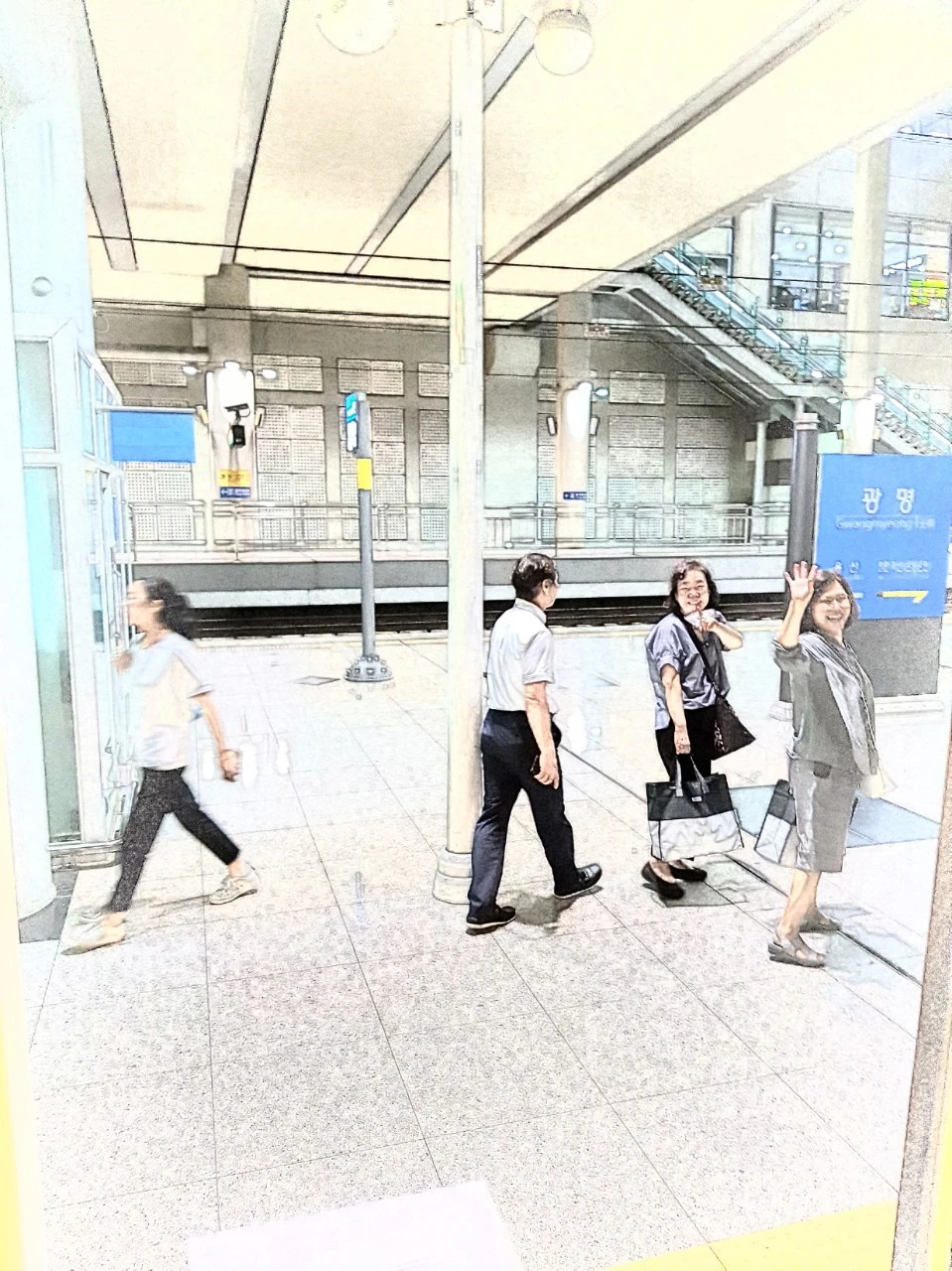 b_3a6Ud018svc16md2w1rqz4cj_bnmutt.jpg?type=e1920_std