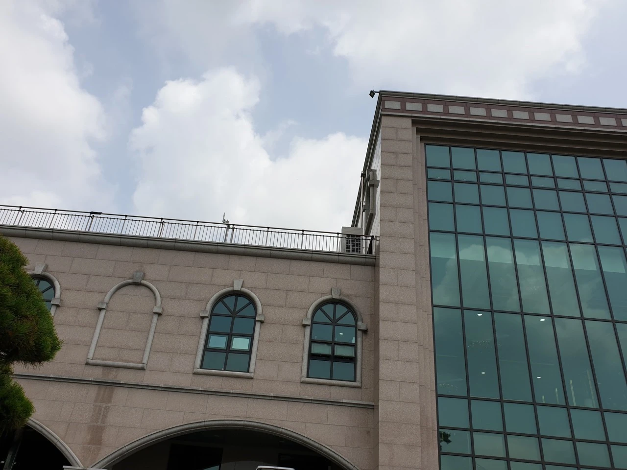 8_jj1Ud018svcpf9erwsmpkgq_e9765c.jpg?type=e1920_std