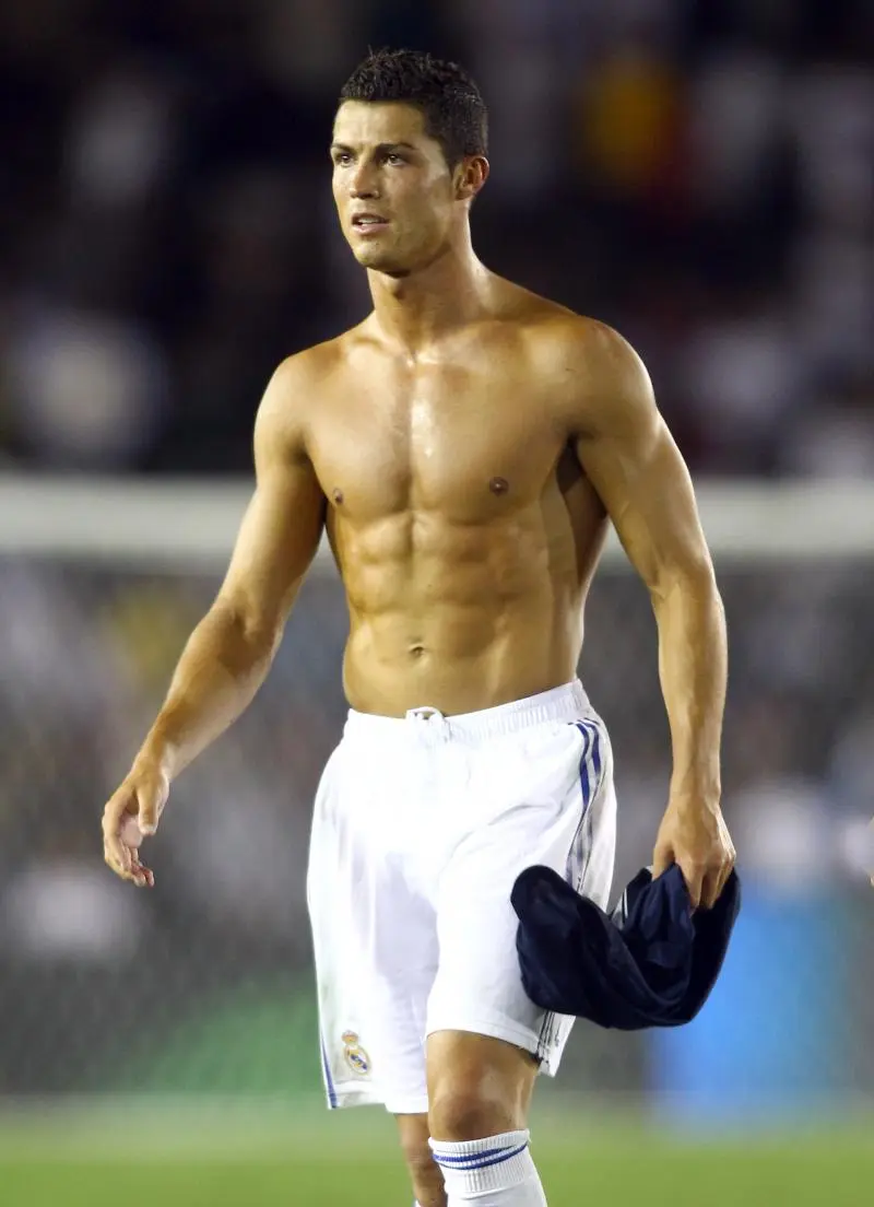 cristiano ronaldo sixpack.jpg