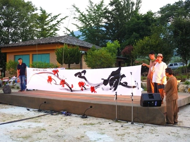 asia_mono_10.JPG?type=w2