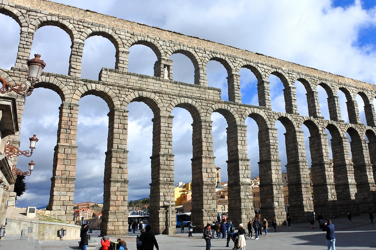 segovia_aqueduct_2.JPG