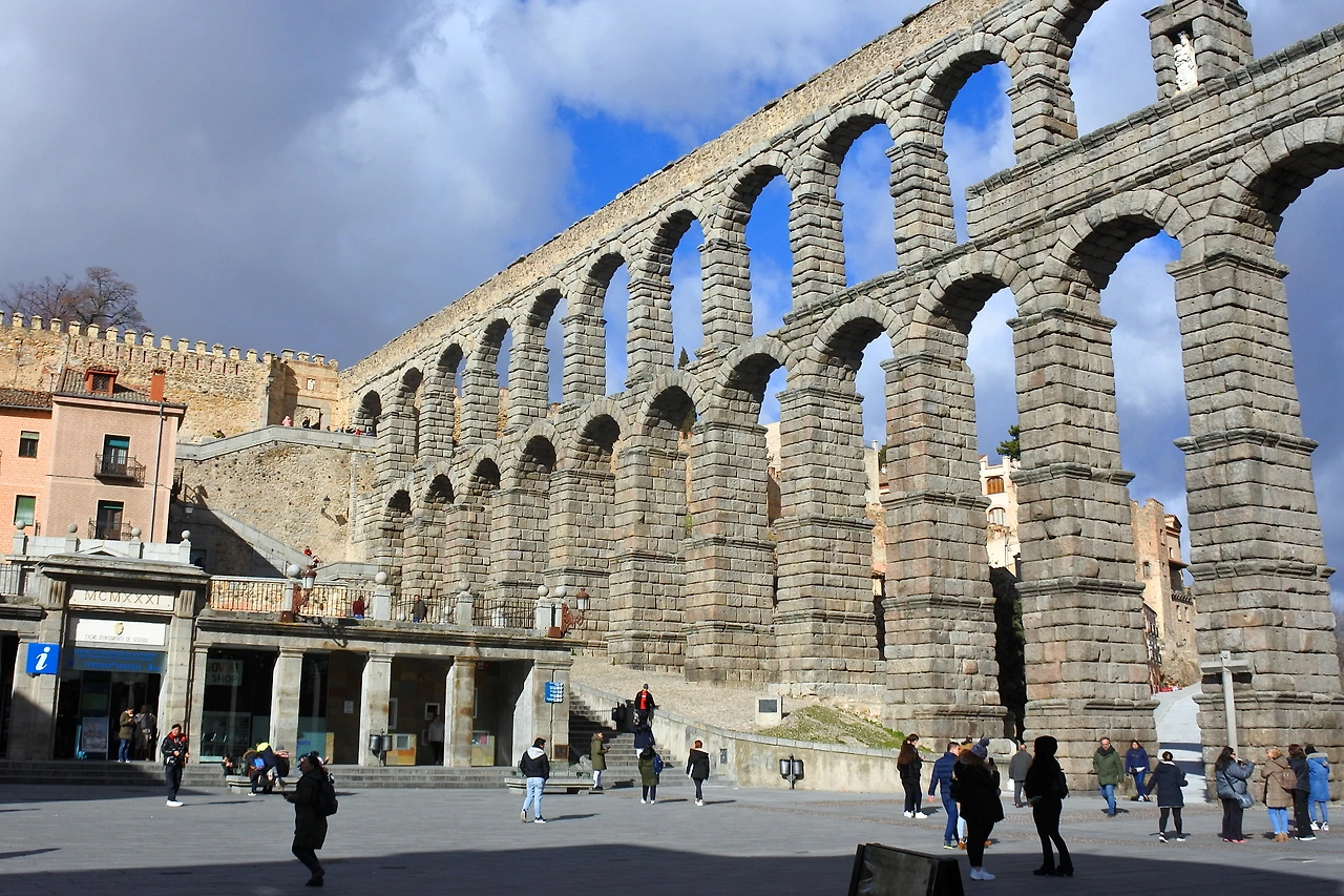 segovia_aqueduct_1.JPG