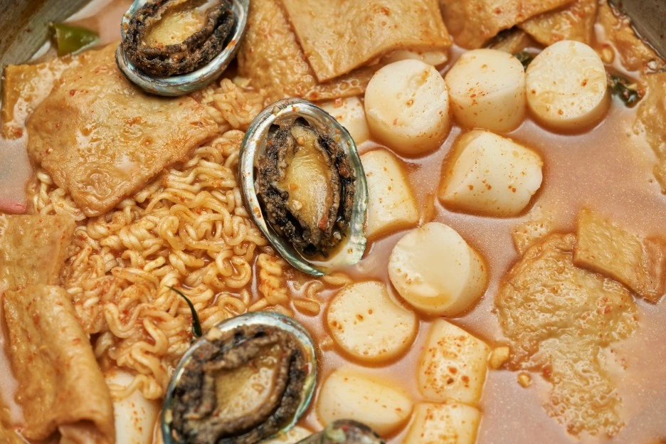 %EC%A0%84%EB%B3%B5_%EB%96%A1%EB%B3%B6%EC%9D%B4.jpg?type=w1