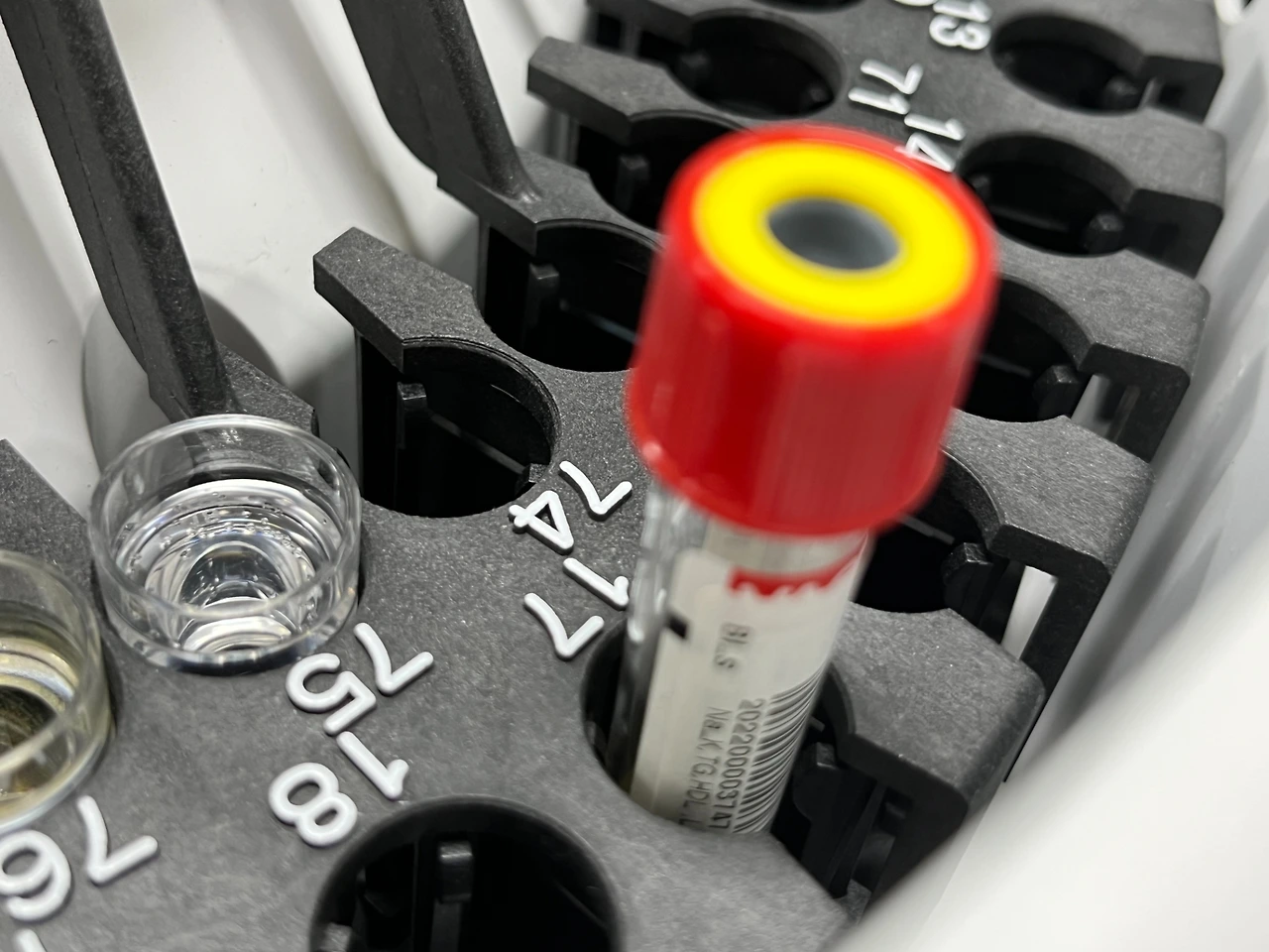 생화학 분석기3.jpeg