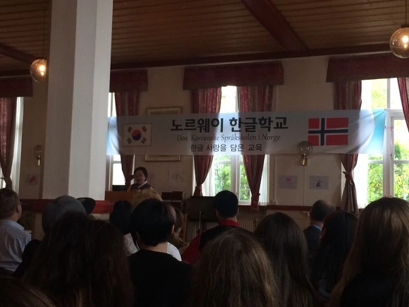 990CED3359D1DEAF2CA120