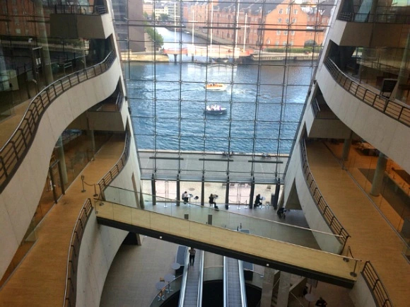 99B97C3359E39F54094BAD