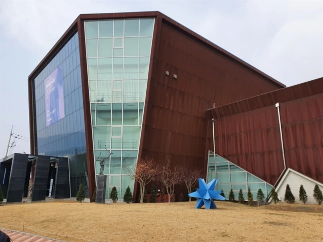 0002307169_002_20210329102333373.jpg?type=w647