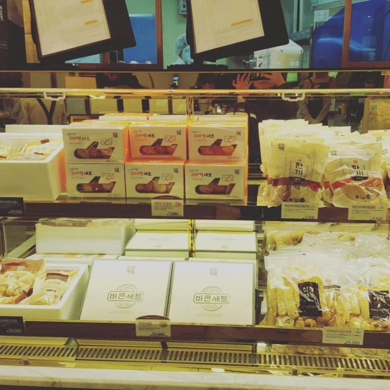 %EC%9D%B8%EC%B2%9C%EA%B3%B5%ED%95%AD%EC%A0%9C%ED%92%88_%EB%B9%84%ED%96%89%EA%B8%B0%ED%83%84_%EA%BC%AC%EB%A7%88%EB%95%A1.jpg?type=w773