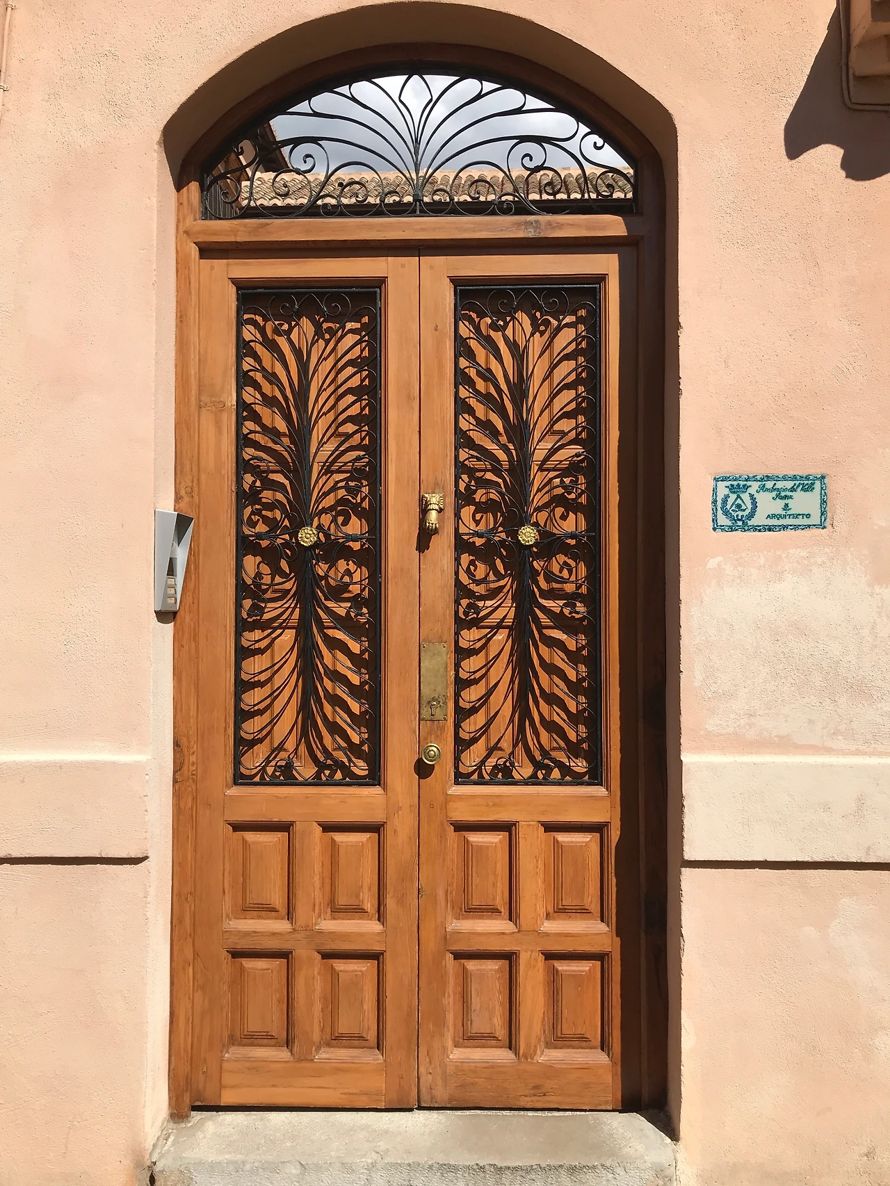 granada door 1.JPG