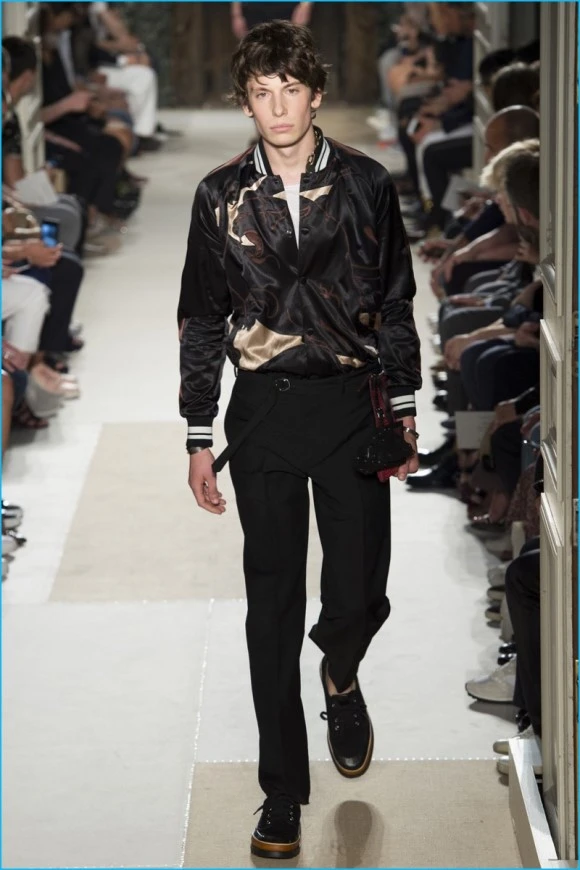 Valentino-2017-Spring-Summer-Mens-Runway-Collection-014.jpg?type=w580