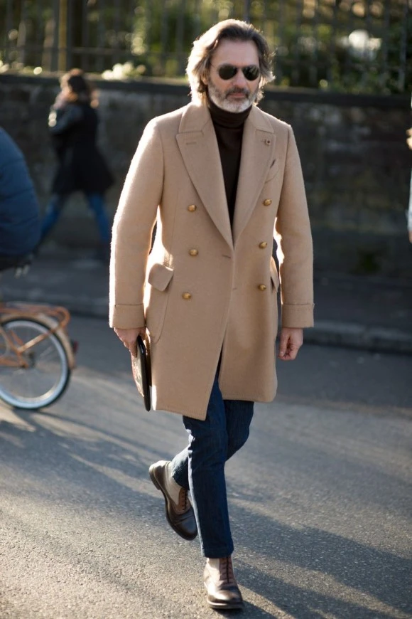 Pitti-Uomo-89_camel-coat.jpg?type=w580