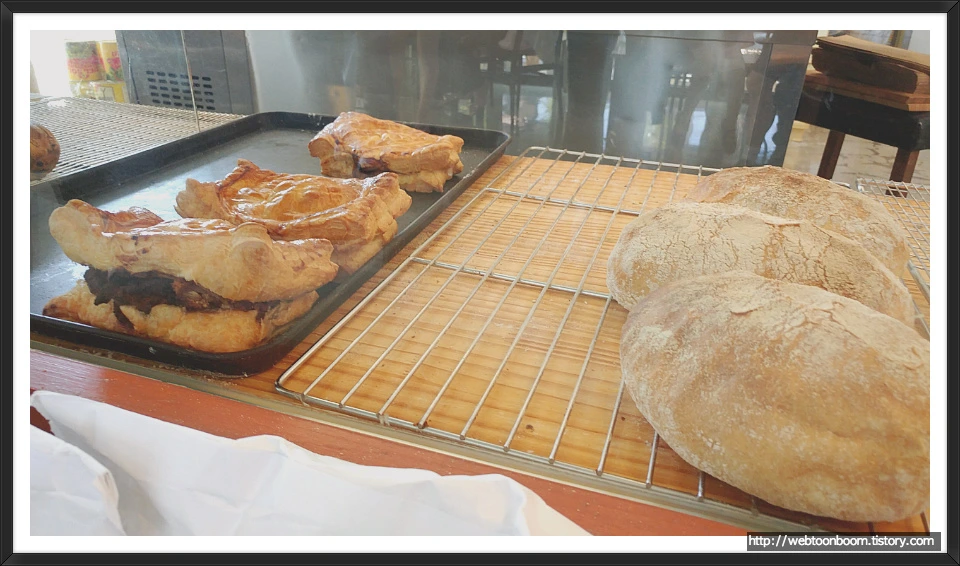 9984DE3359ACA7E6114AD8