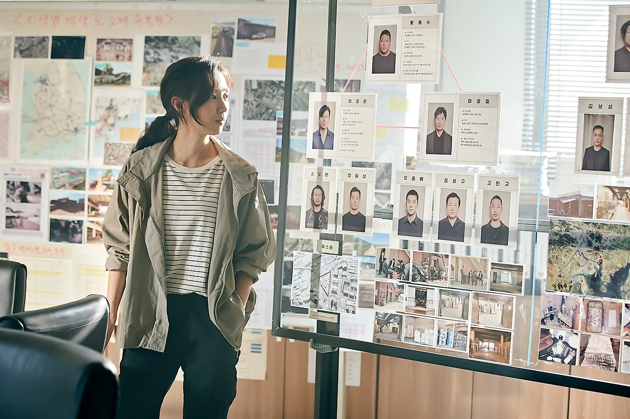 모범가족 등장인물 02 박지연.jpeg