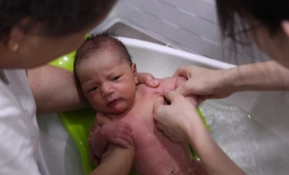 목욕하는 선우.JPG