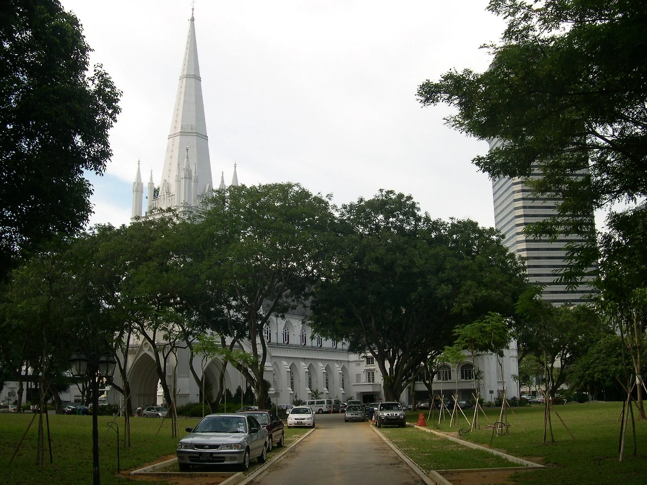 St Andrew's cathedral-S view.JPG