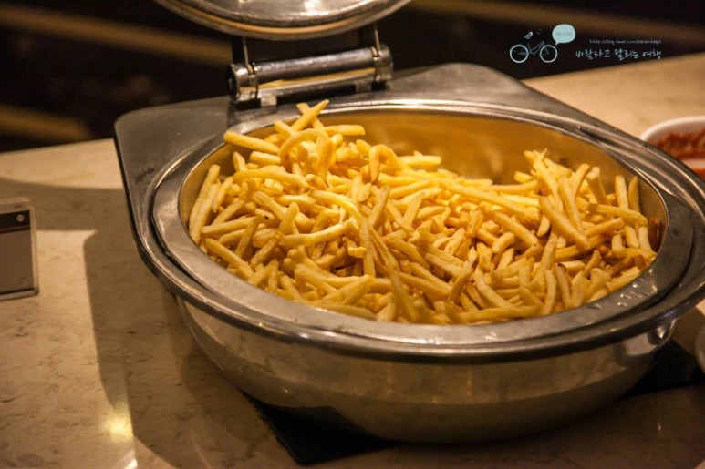 IMG_1020_Wide1080mark%EB%B0%94%EB%9E%8C.jpg?type=w773