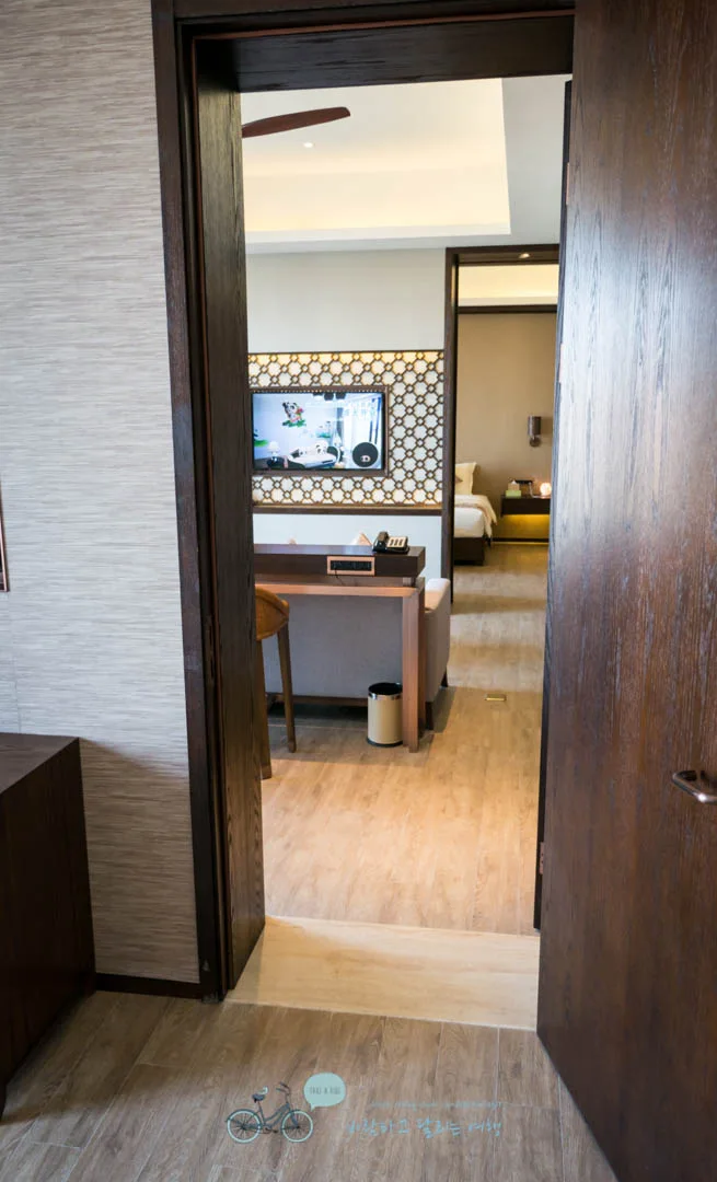 _1040044_Edit-_Wide1080mark%EB%B0%94%EB%9E%8C.jpg?type=w773