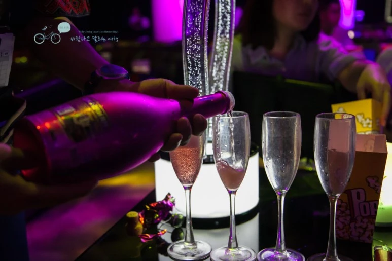 IMG_1889_Wide1080mark%EC%B0%A8%EC%8A%A4.jpg?type=w773