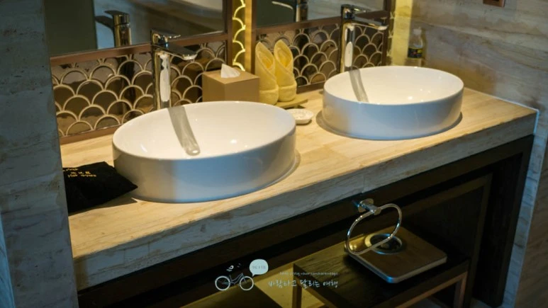 _1040050_Edit-_Wide1080mark%EB%B0%94%EB%9E%8C.jpg?type=w773