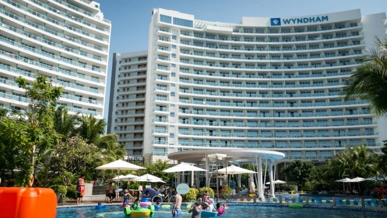 _1040240_Edit-_Wide1080mark%EB%B0%94%EB%9E%8C.jpg?type=w773