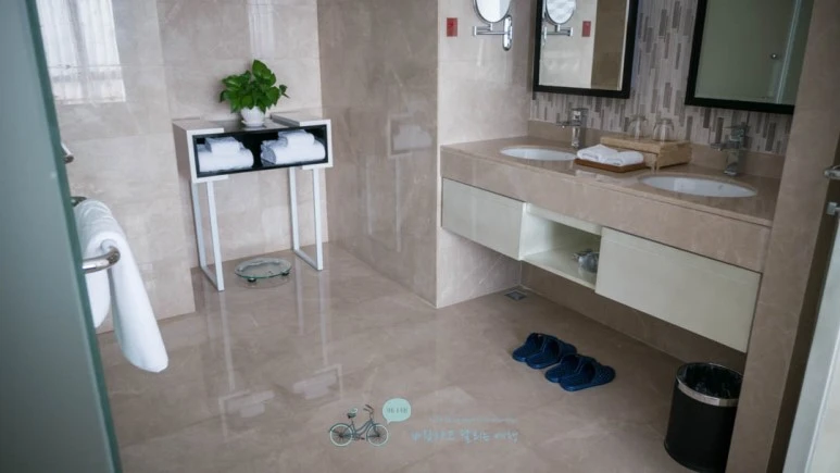 _1040396_Edit-_Wide1080mark%EB%B0%94%EB%9E%8C.jpg?type=w773